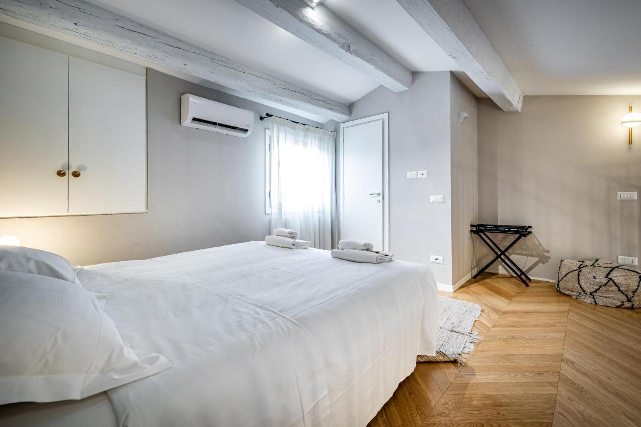 Hs4U Ricasoli Luxury Apartment Near Duomo N. 3 Florence Ngoại thất bức ảnh
